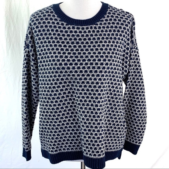 Forever 21 navy and white sweater - Picture 1 of 6